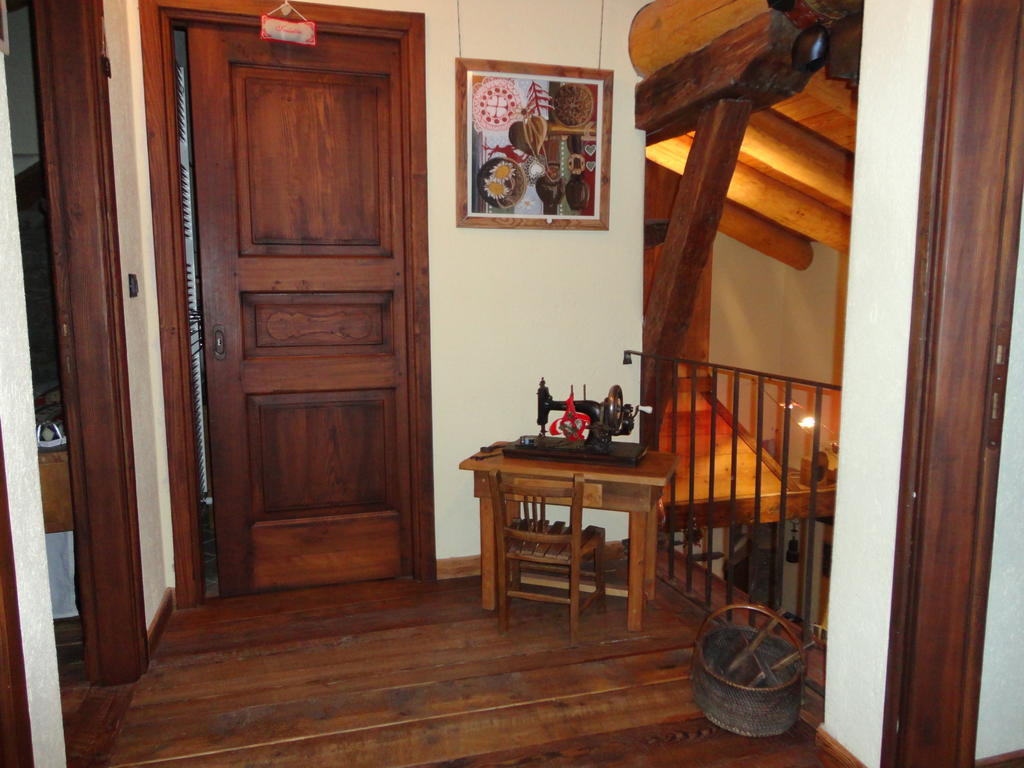 Les Chevreuils Bed and Breakfast Introd Exteriör bild